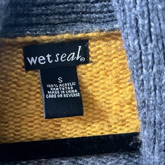 Small Wet Seal cardigan.  Y2K vibe with Yellow and grey stripes! - Picture 2 of 3